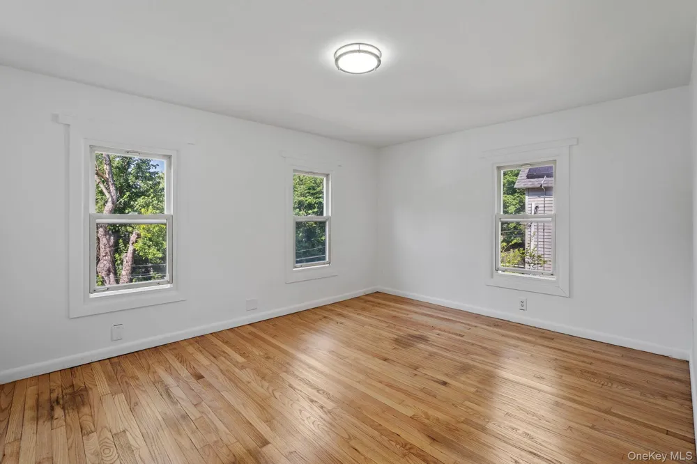 3 2nd Avenue Unionville, NY 10988