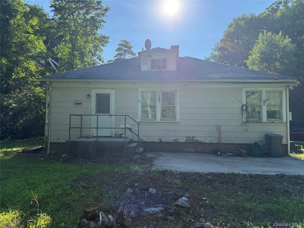 23 Post Road Sloatsburg, NY 10974