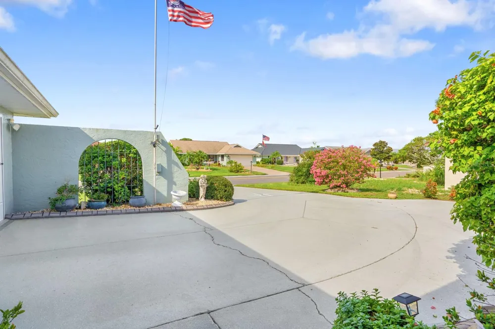 2023 EL RANCHO DRIVE Sun City Center, FL 33573