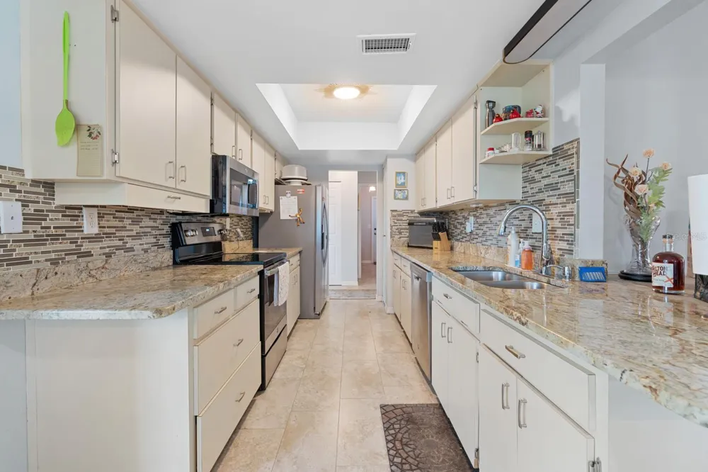 2023 EL RANCHO DRIVE Sun City Center, FL 33573