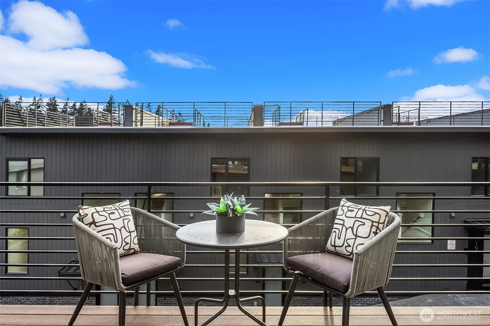 614 5th Avenue S #B102 Edmonds, WA 98020
