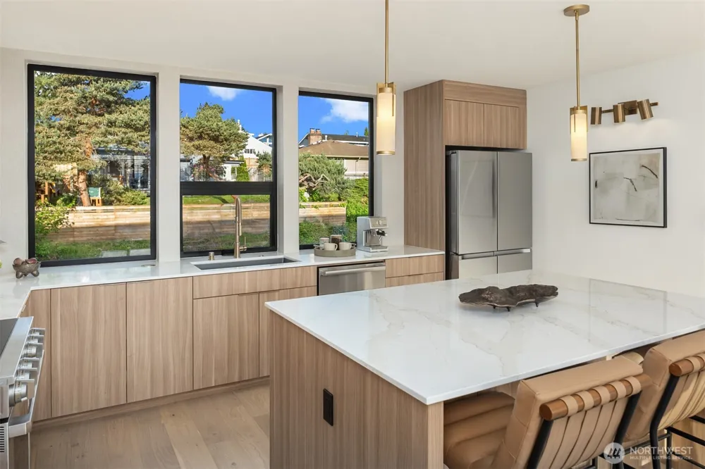 614 5th Avenue S #B102 Edmonds, WA 98020