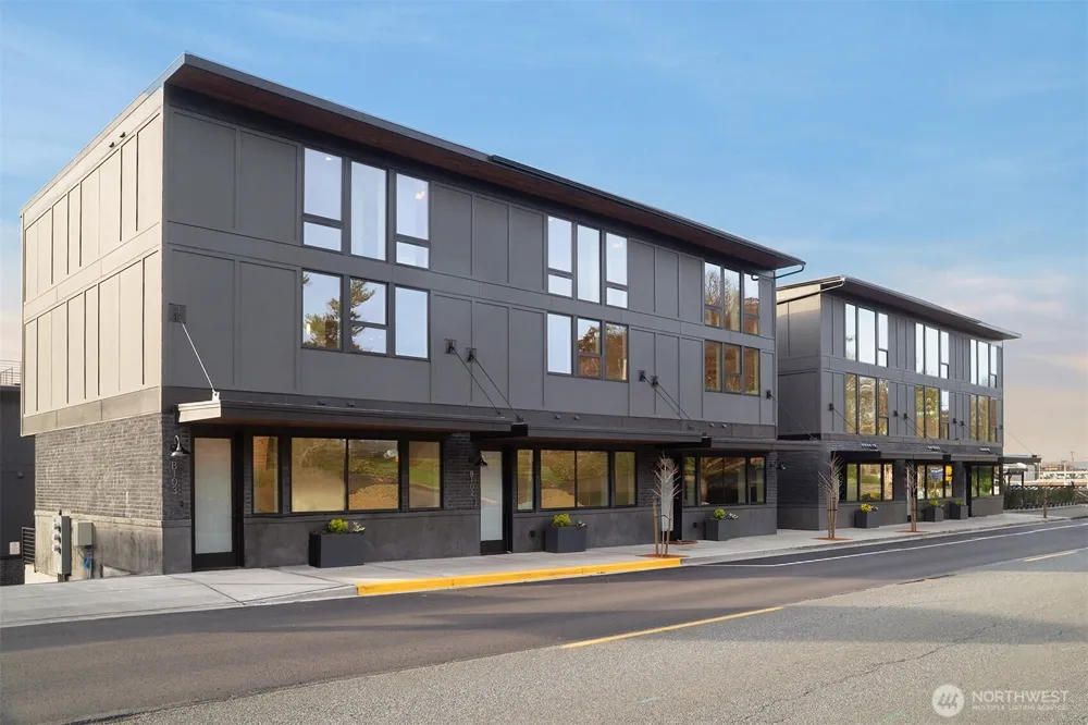 614 5th Avenue S #B102 Edmonds, WA 98020