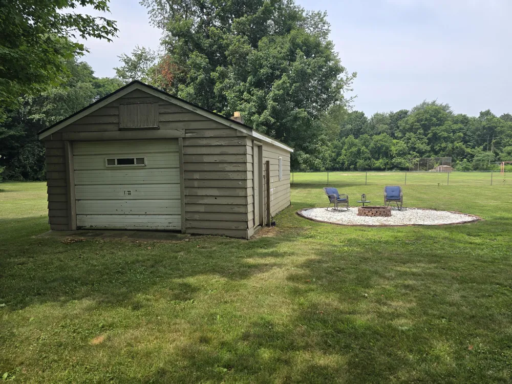 53560 Fulton Road Leonidas, MI 49066