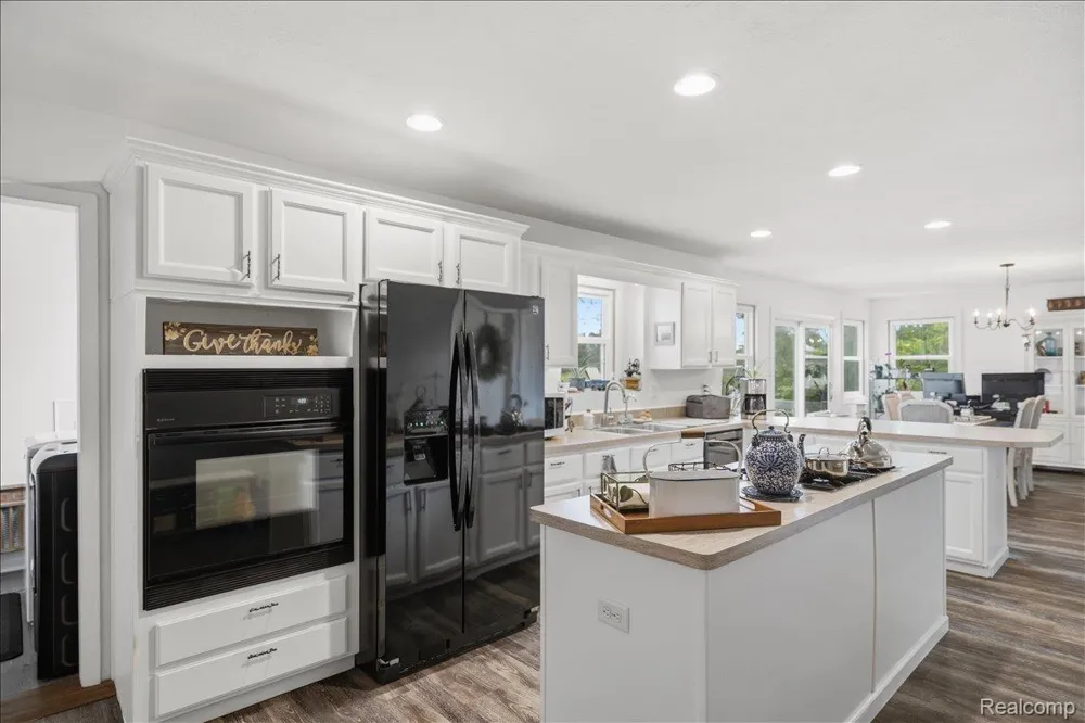 845 S Lakeside Drive Leoni Township, MI 49254