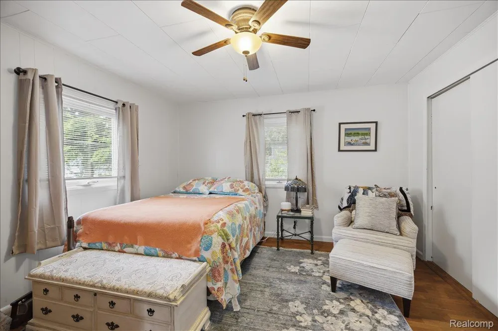 845 S Lakeside Drive Leoni Township, MI 49254