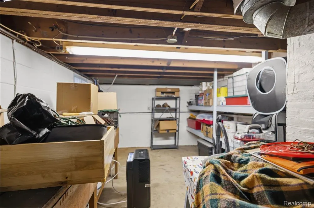 845 S Lakeside Drive Leoni Township, MI 49254