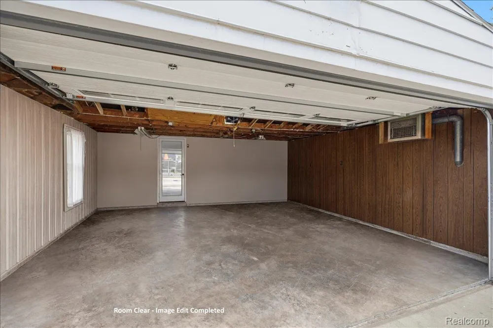 845 S Lakeside Drive Leoni Township, MI 49254