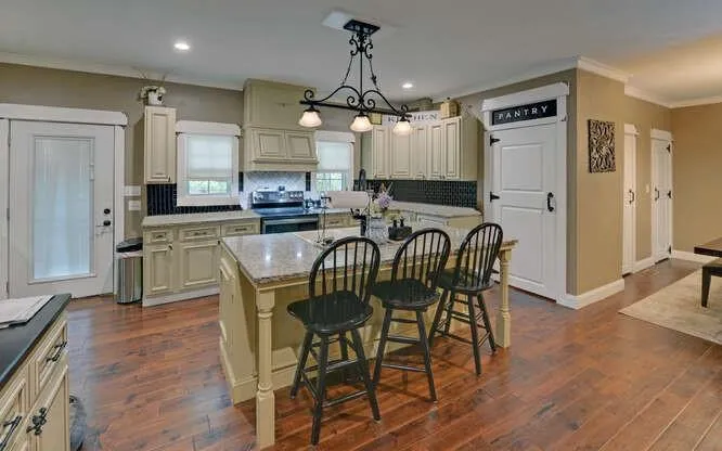 1330 Mccannon Morris Road Hull, GA 30646