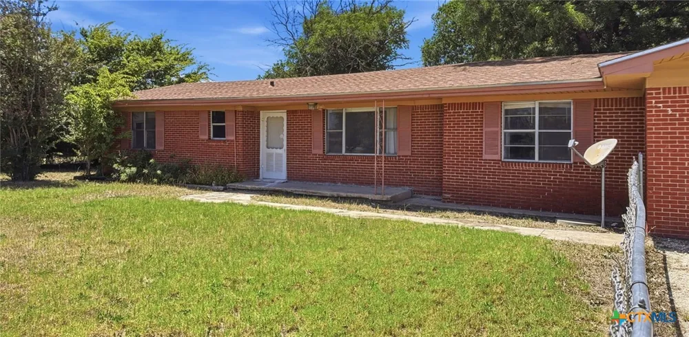 902 S US Highway 281 Evant, TX 76525