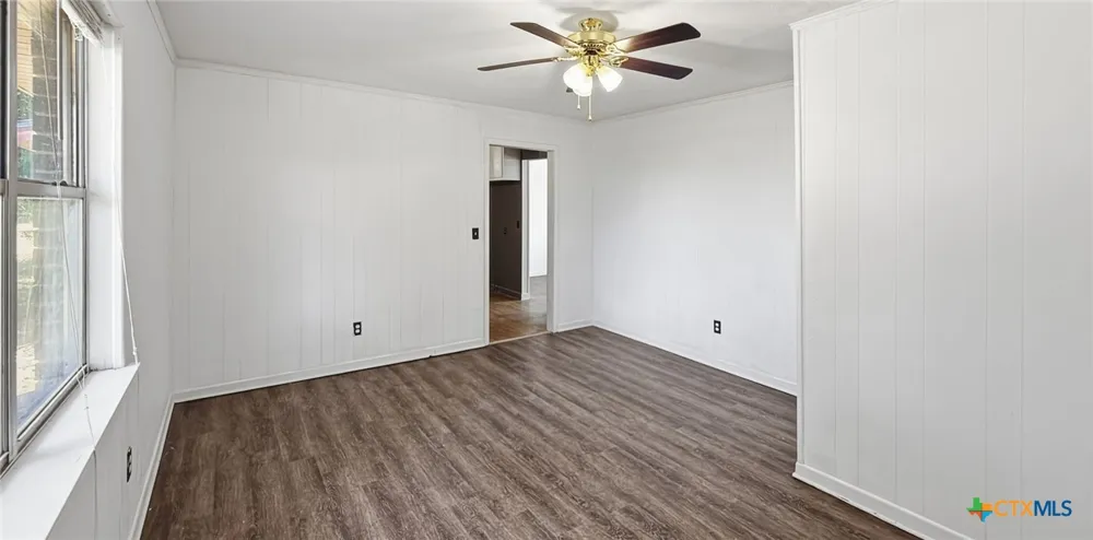 902 S US Highway 281 Evant, TX 76525