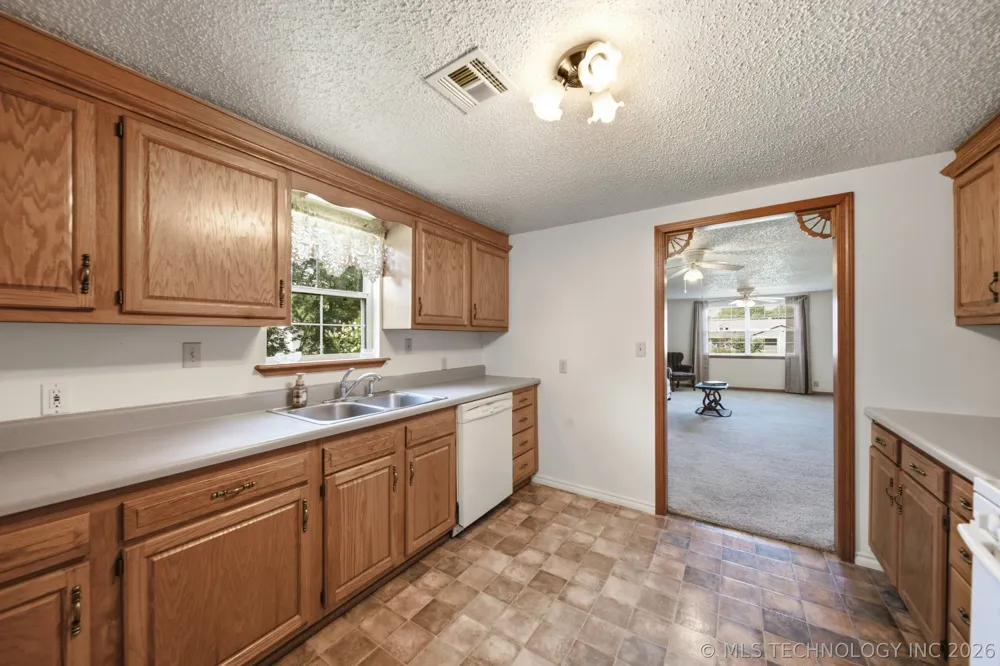16610 S 4180 ROAD Claremore, OK 74017
