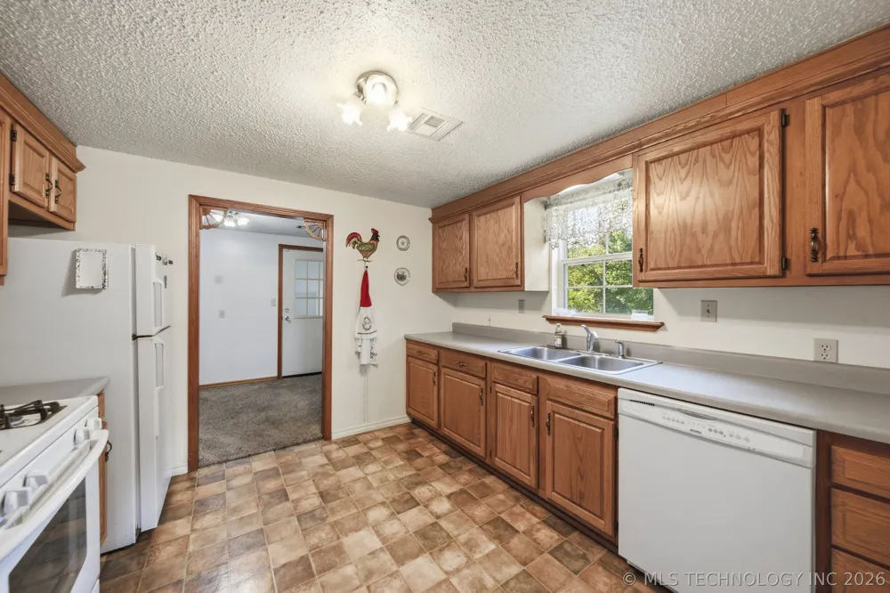 16610 S 4180 ROAD Claremore, OK 74017