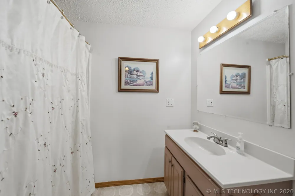 16610 S 4180 ROAD Claremore, OK 74017