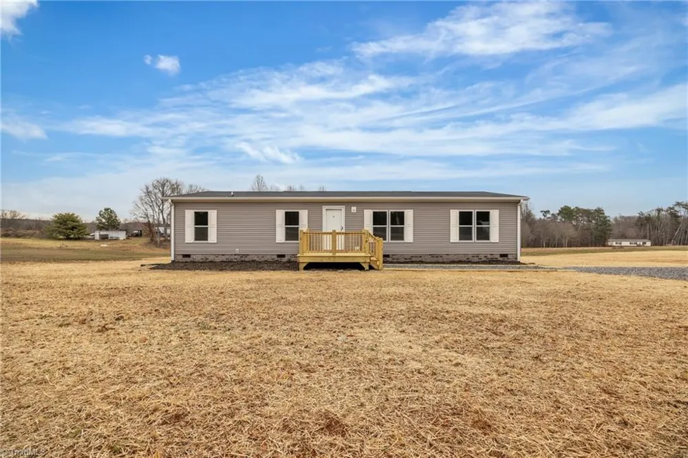 275 Carlton Road Boomer, NC 28606