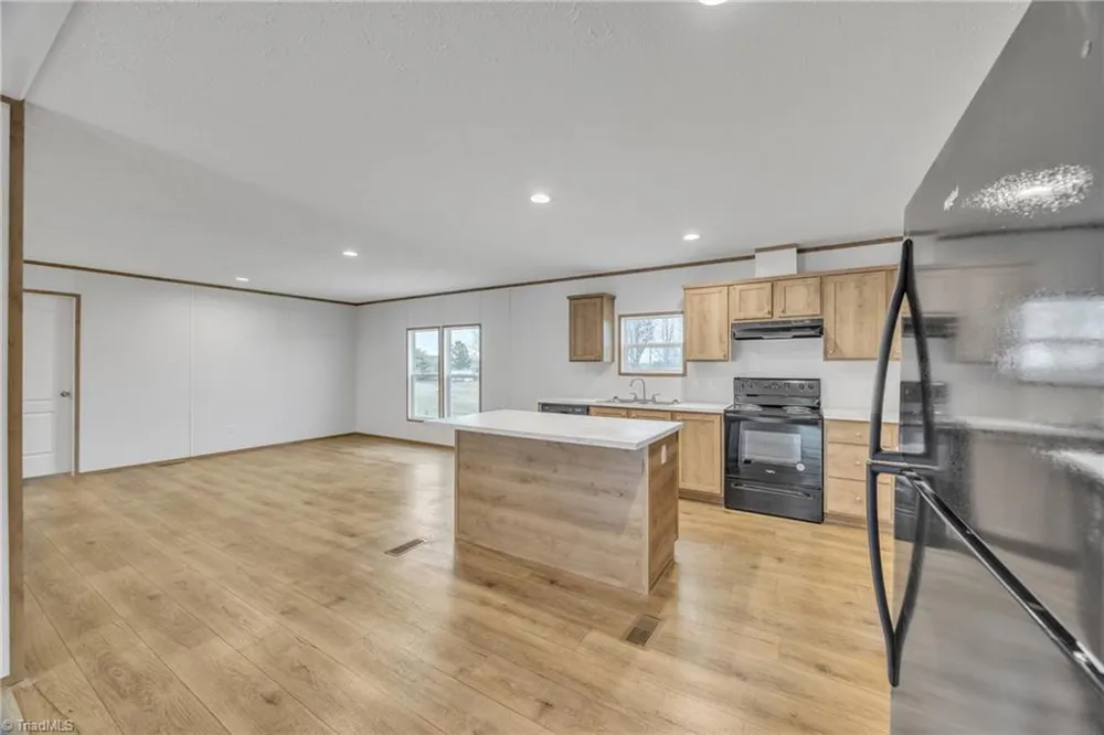 275 Carlton Road Boomer, NC 28606