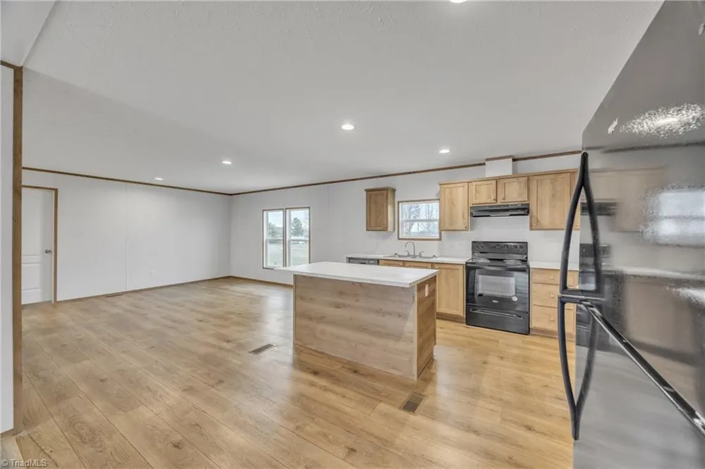 275 Carlton Road Boomer, NC 28606