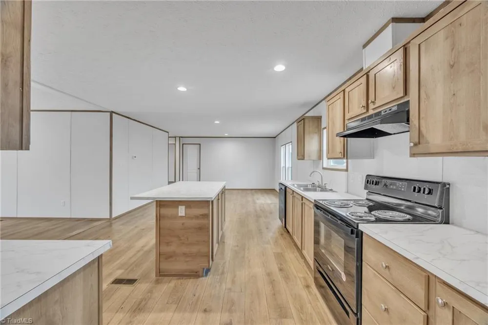 275 Carlton Road Boomer, NC 28606