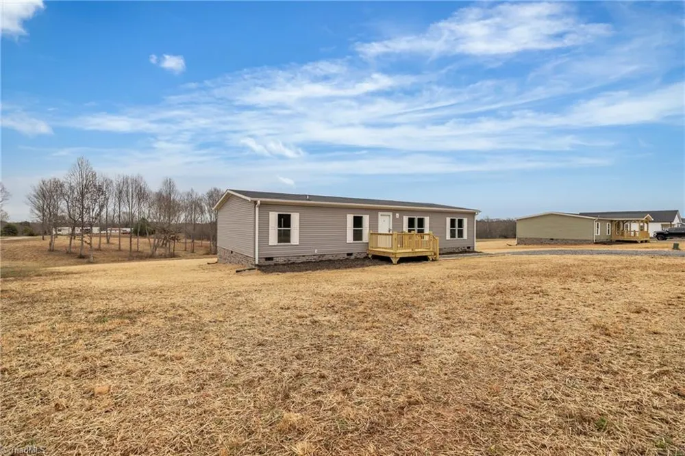 275 Carlton Road Boomer, NC 28606