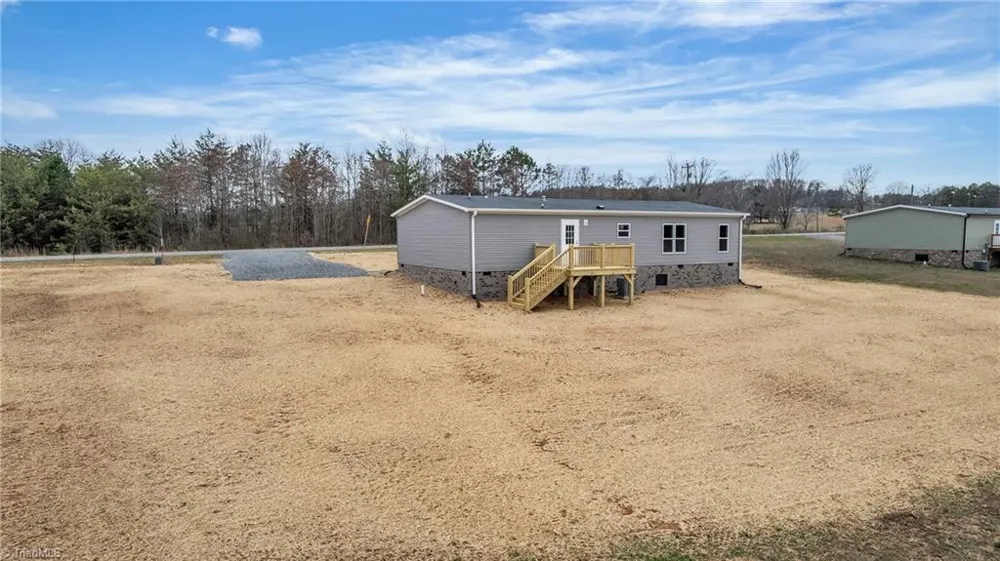 275 Carlton Road Boomer, NC 28606