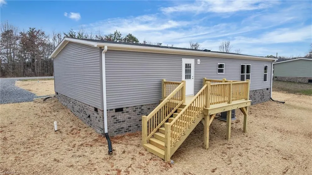 275 Carlton Road Boomer, NC 28606