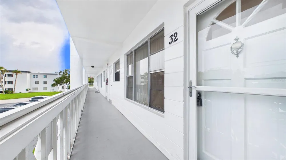 2454 AUSTRALIA WAY E #32 Clearwater, FL 33763