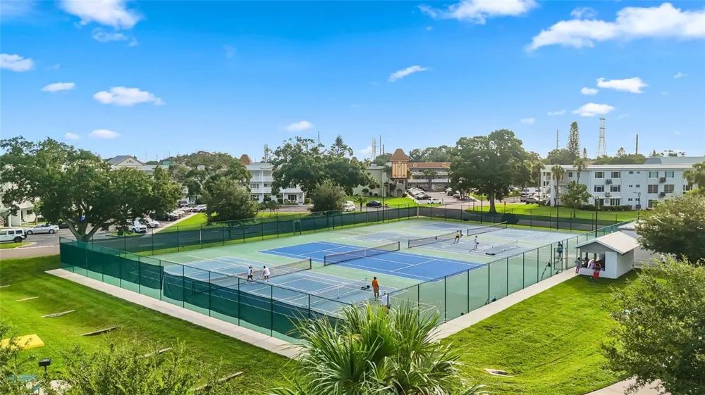 2454 AUSTRALIA WAY E #32 Clearwater, FL 33763