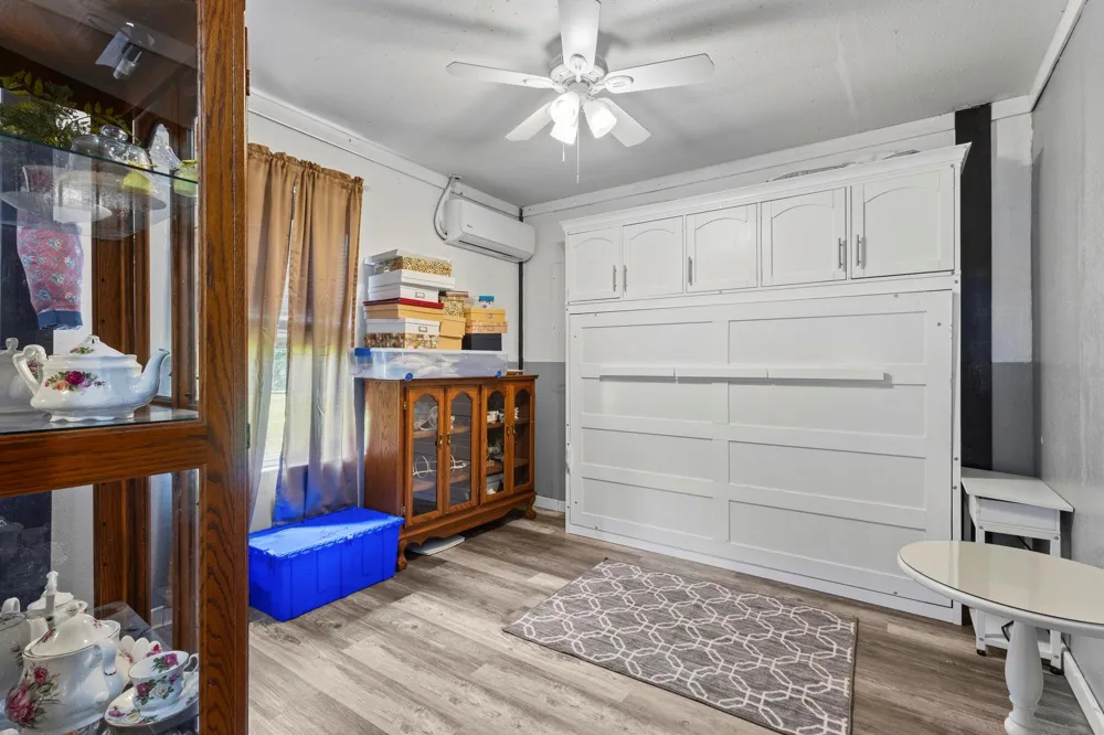 768 County Road 792 Buna, TX 77612
