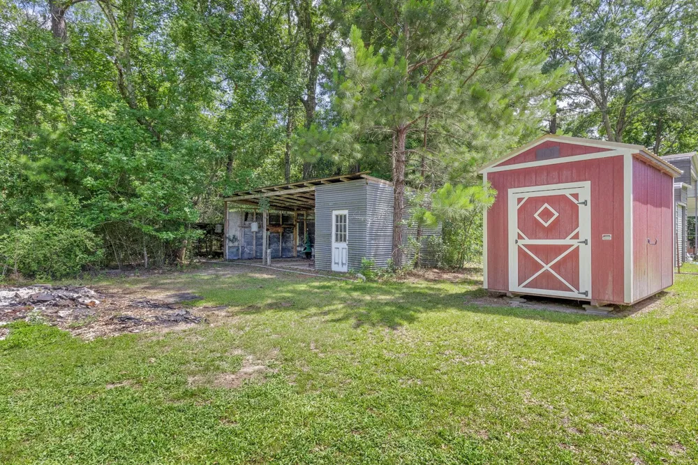 768 County Road 792 Buna, TX 77612