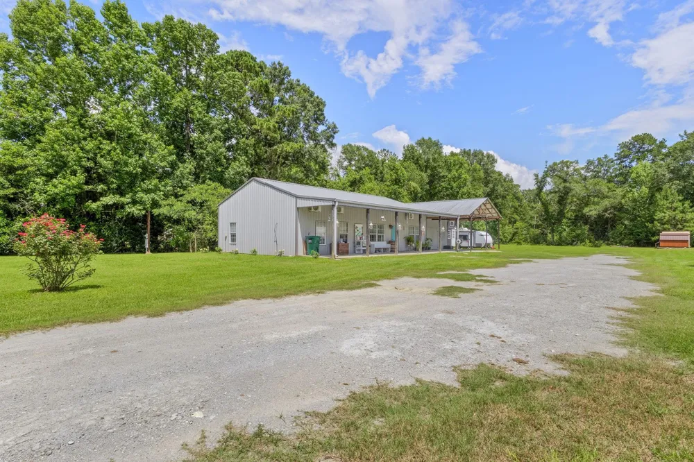 768 County Road 792 Buna, TX 77612
