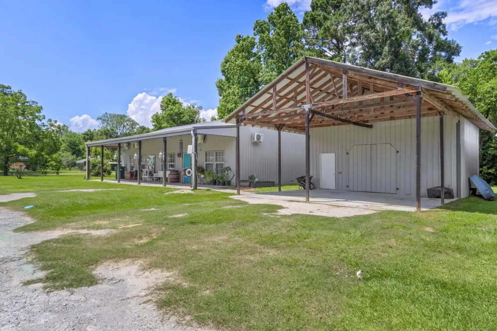 768 County Road 792 Buna, TX 77612