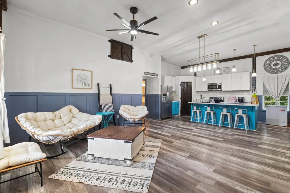 768 County Road 792 Buna, TX 77612