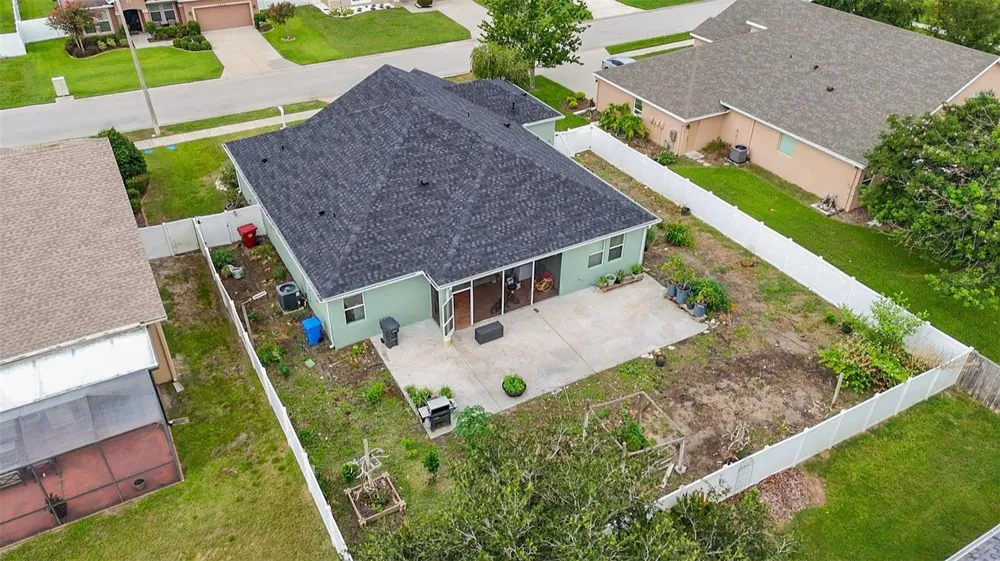 2206 VIA CORTONA STREET Plant City, FL 33566