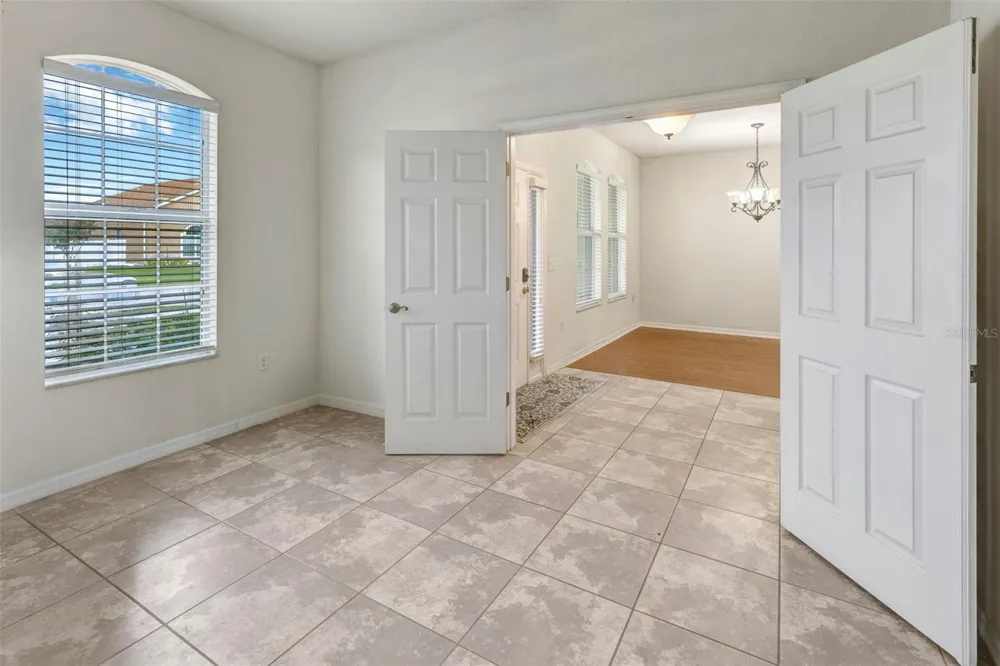 2206 VIA CORTONA STREET Plant City, FL 33566
