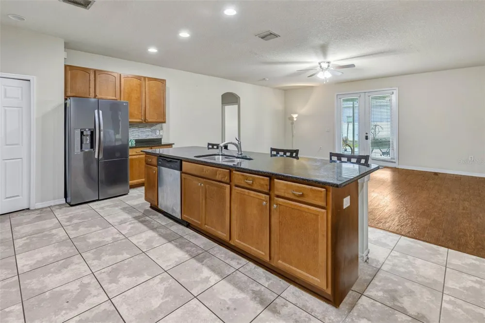 2206 VIA CORTONA STREET Plant City, FL 33566