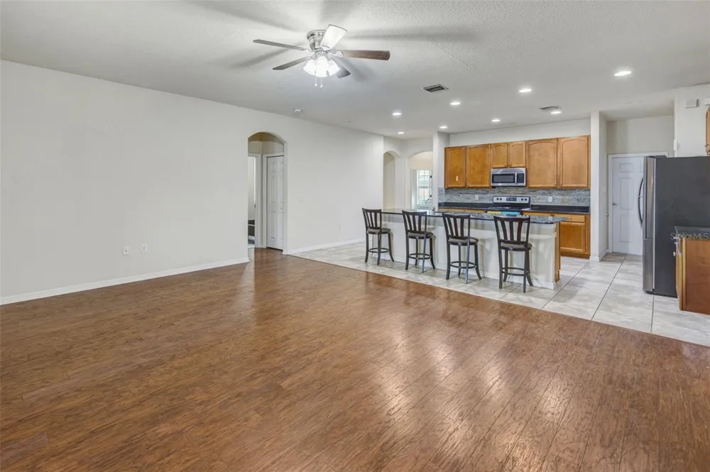 2206 VIA CORTONA STREET Plant City, FL 33566