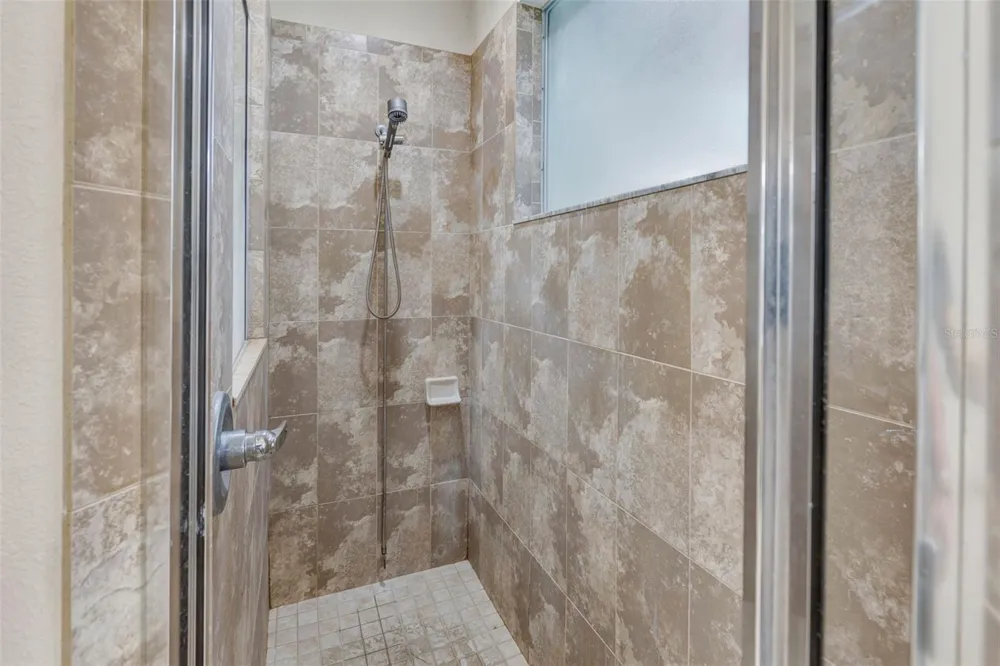 2206 VIA CORTONA STREET Plant City, FL 33566