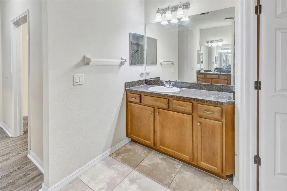 2206 VIA CORTONA STREET Plant City, FL 33566