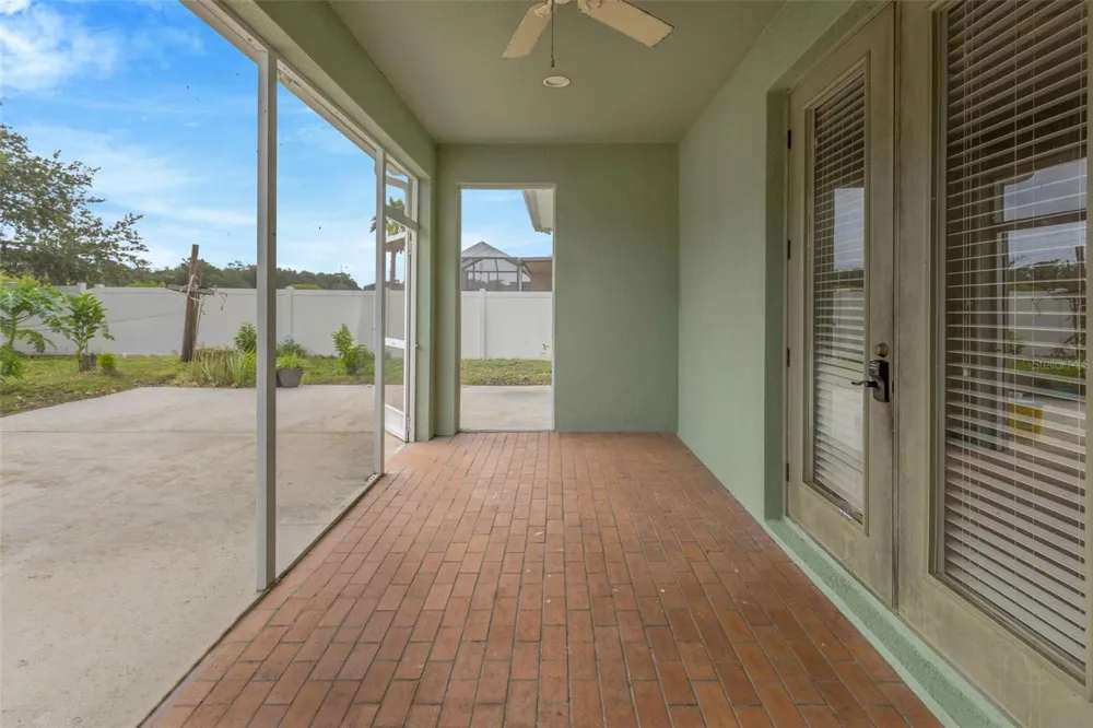 2206 VIA CORTONA STREET Plant City, FL 33566
