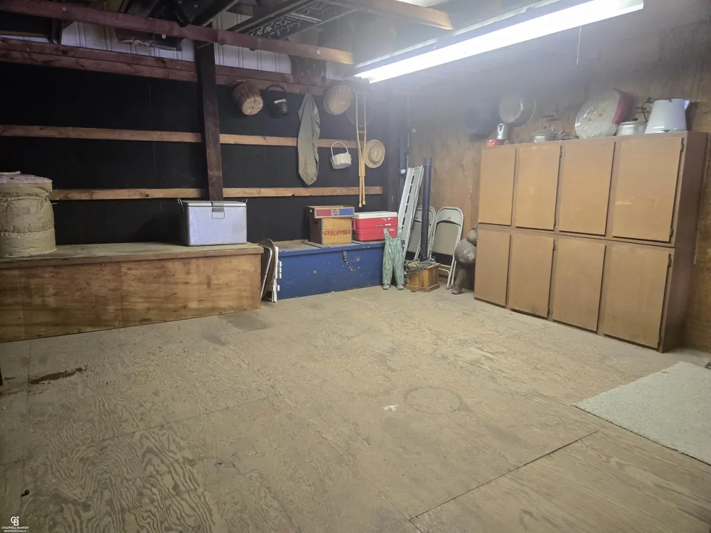 8045 Duquette Road Brockway Township, MI 48097