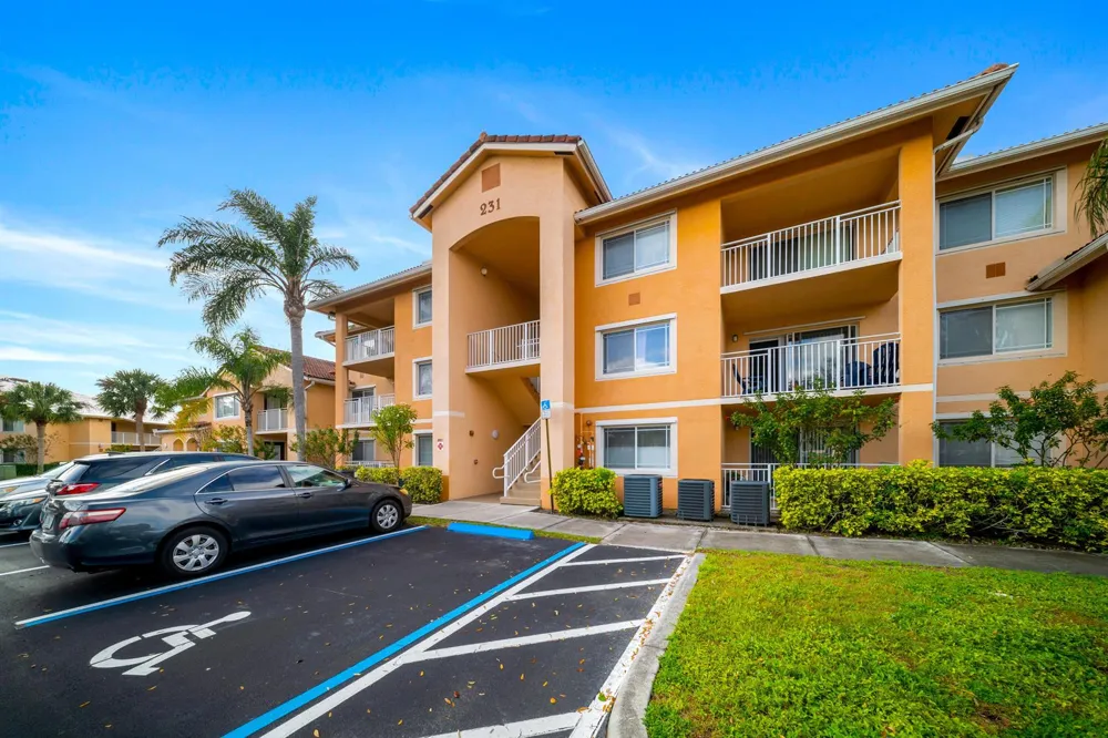 231 SW PALM DRIVE #101 Port St. Lucie, FL 34986