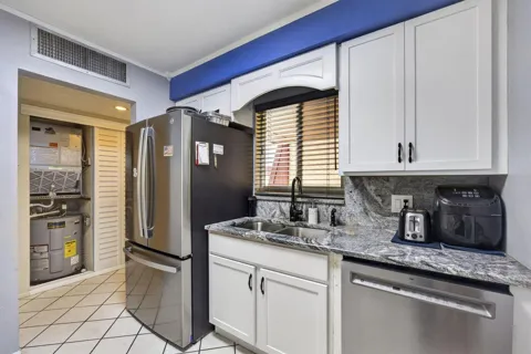 12027 GREENWAY CIRCLE S #204
