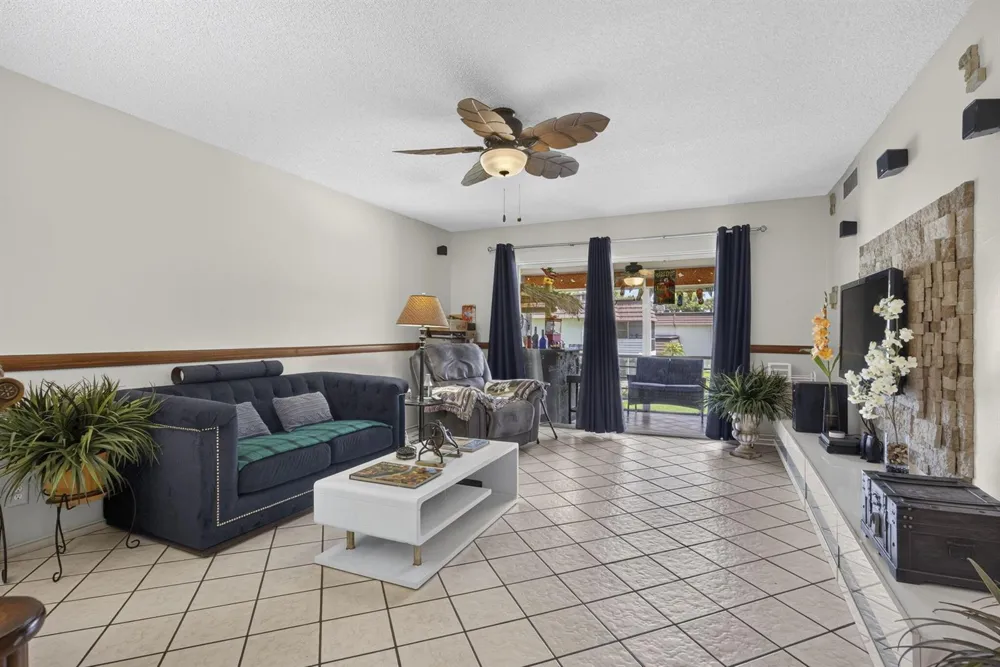 12027 GREENWAY CIRCLE S #204 Royal Palm Beach, FL 33411
