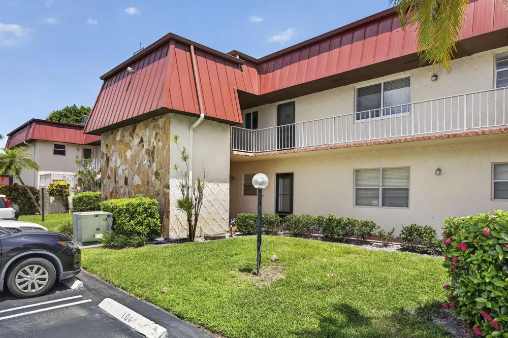 12027 GREENWAY CIRCLE S #204 Royal Palm Beach, FL 33411