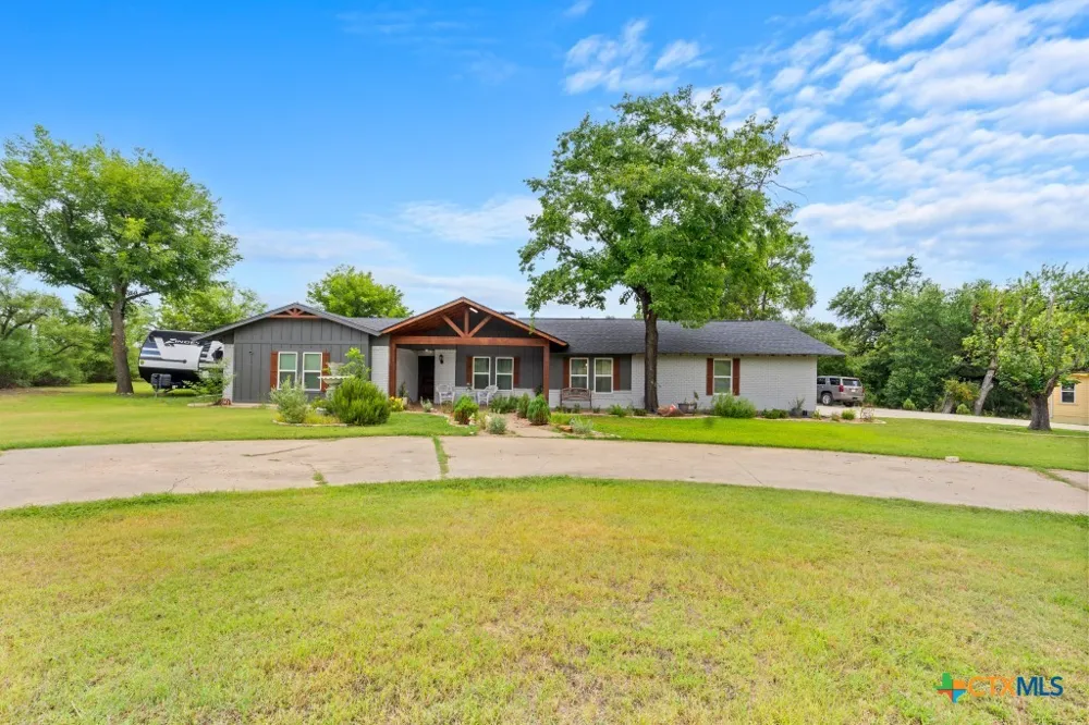 1806 Bridge Street Gatesville, TX 76528