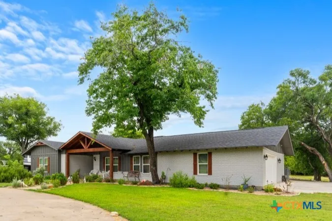 1806 Bridge Street Gatesville, TX 76528