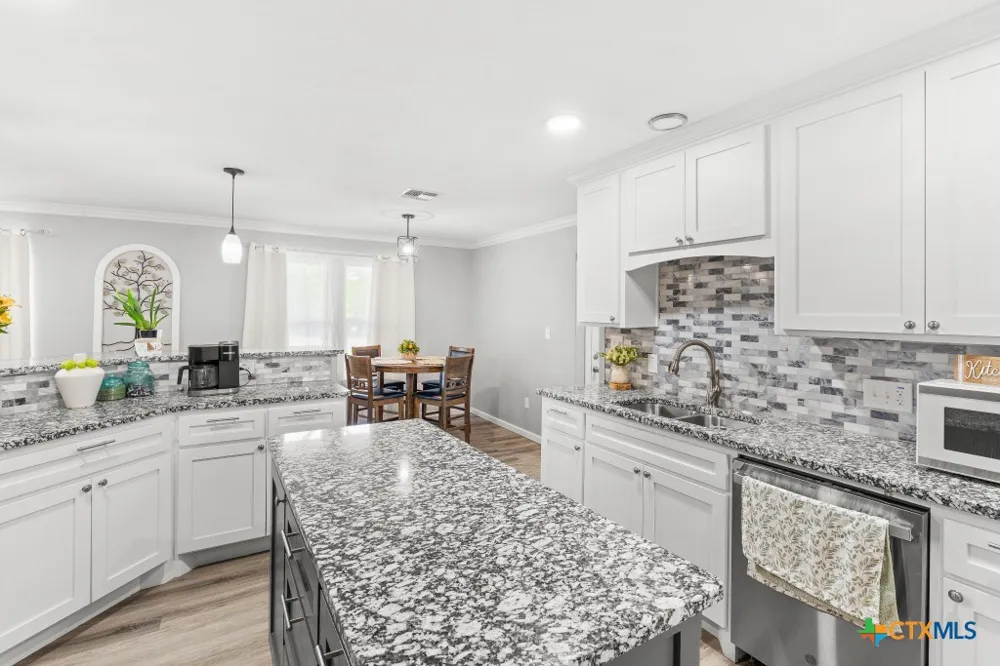 1806 Bridge Street Gatesville, TX 76528
