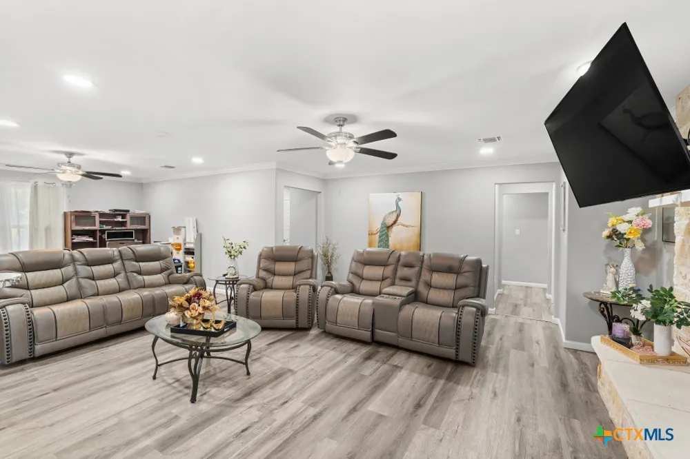 1806 Bridge Street Gatesville, TX 76528