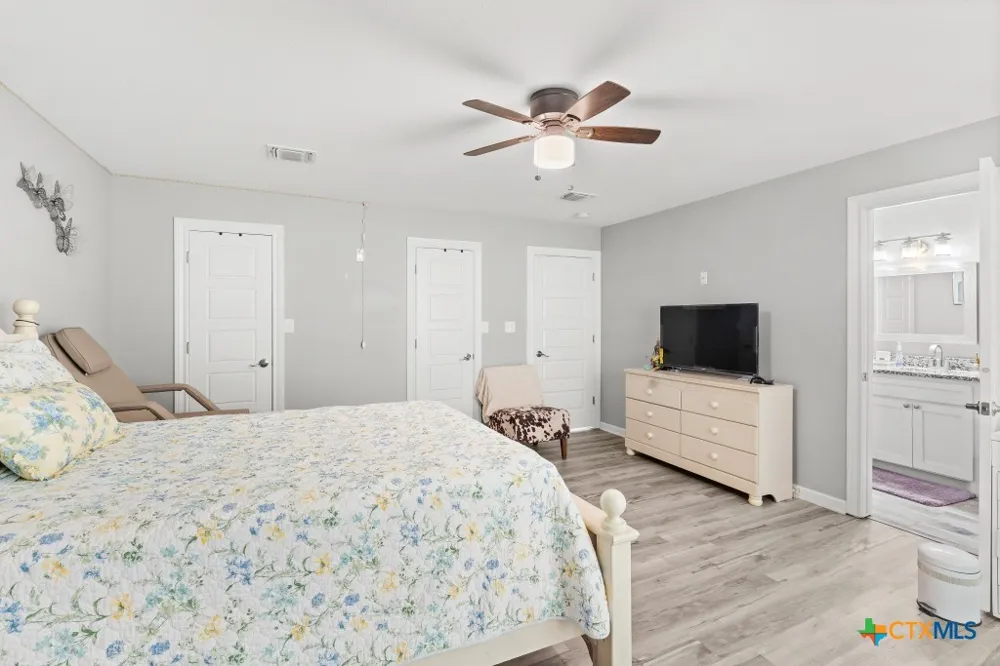 1806 Bridge Street Gatesville, TX 76528