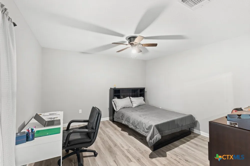 1806 Bridge Street Gatesville, TX 76528